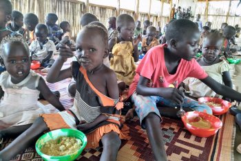 Le programme d'alimentation des petits enfants